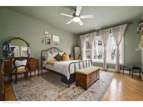 Bedroom - 1018 Main St #3, Evanston, IL 60202 photo 1 of 2