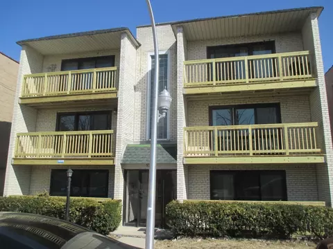 5747 S Kenton Ave #2S, Chicago, IL 60629