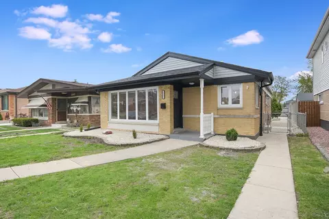 5851 S Neenah Ave, Chicago, IL 60638