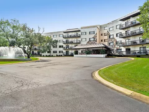 6700 S Brainard Ave #113, Countryside, IL 60525
