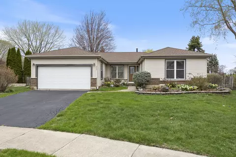440 Shelburne Dr, Carol Stream, IL 60188