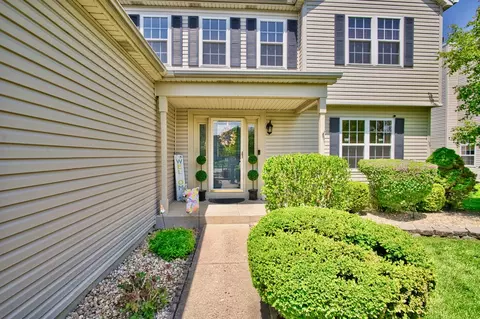 1729 Hidden Oaks Ct, Plainfield, IL 60586 photo 2
