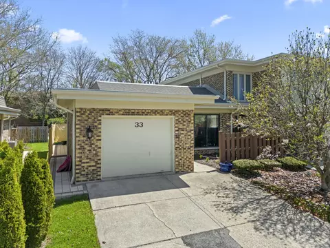 33 Sorrento Dr, Palos Heights, IL 60463