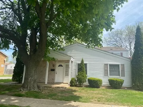 165 Stephanie Ct #A, Bartlett, IL 60103