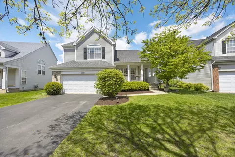 2115 Periwinkle Ln, Naperville, IL 60540