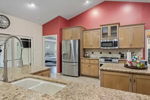Kitchen - 4319 Creek Dr, Springfield, IL 62711 photo 1 of 3