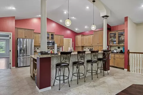 Kitchen - 4319 Creek Dr, Springfield, IL 62711 photo 2 of 3
