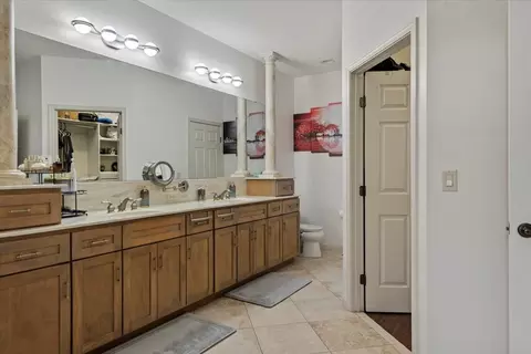 Bath - 4319 Creek Dr, Springfield, IL 62711 photo 2 of 4