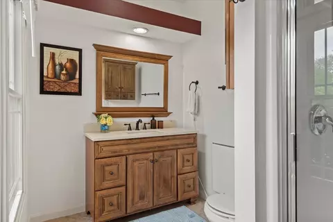 Bath - 4319 Creek Dr, Springfield, IL 62711 photo 3 of 4