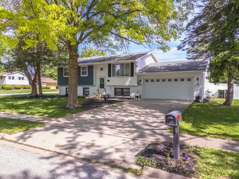 Exterior - 1706 Dunray Ln, Normal, IL 61761 photo 12 of 14