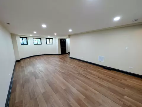 7411 S Champlain Ave, Chicago, IL 60619 photo 48