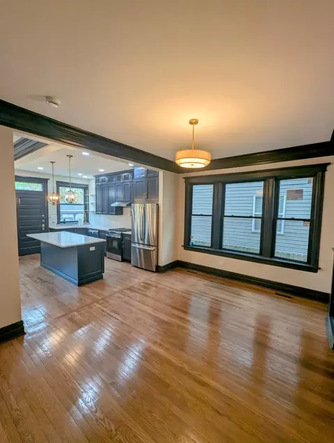 7411 S Champlain Ave, Chicago, IL 60619 photo 11
