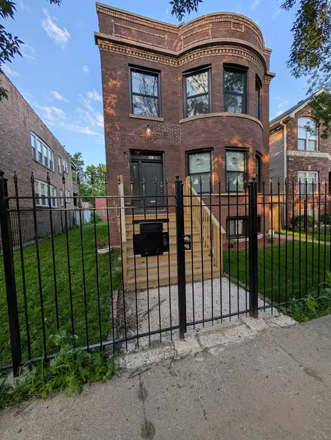7411 S Champlain Ave, Chicago, IL 60619 photo 4