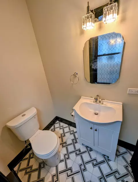 7411 S Champlain Ave, Chicago, IL 60619 photo 19