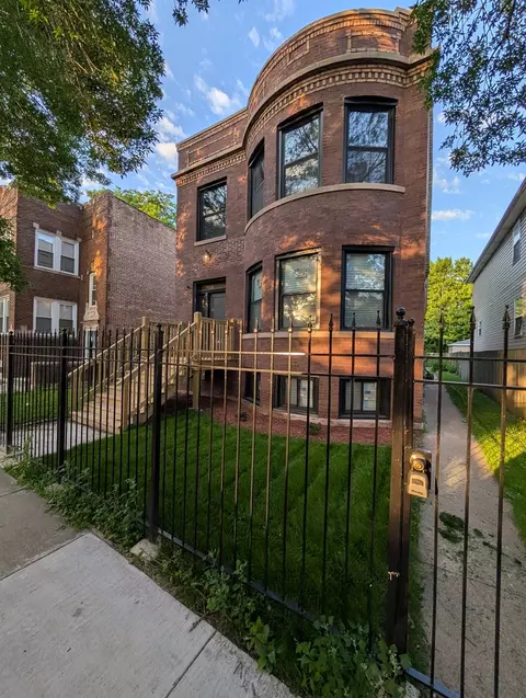 7411 S Champlain Ave, Chicago, IL 60619 photo 2