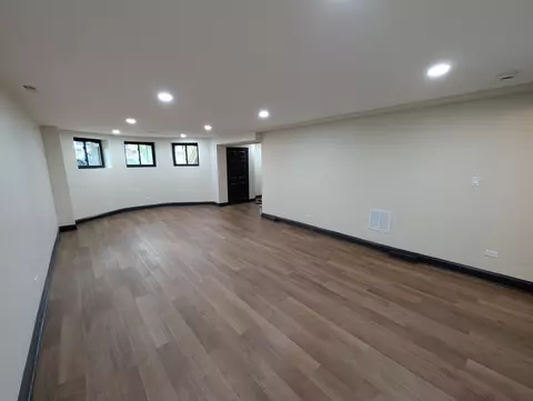 7411 S Champlain Ave, Chicago, IL 60619 photo 46