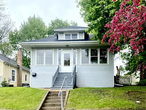 118 Jewett St, Elgin, IL 60123