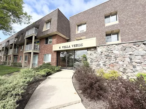6 Villa Verde Dr #102, Buffalo Grove, IL 60089