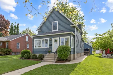 108 S 11th St, Saint Charles, IL 60174