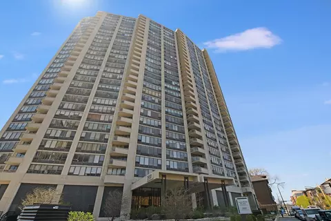 3930 N Pine Grove Ave #1014, Chicago, IL 60613