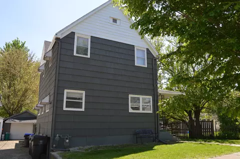 Exterior - 805 E Chestnut St, Bloomington, IL 61701 photo 2 of 5