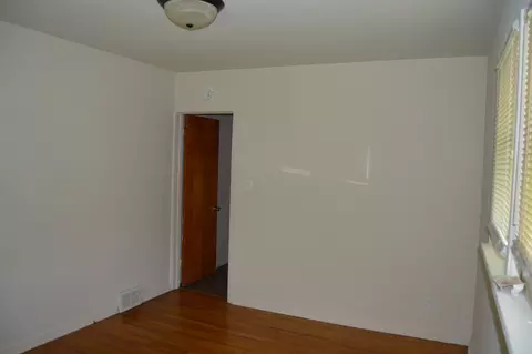 Bedroom - 805 E Chestnut St, Bloomington, IL 61701 photo 2 of 4