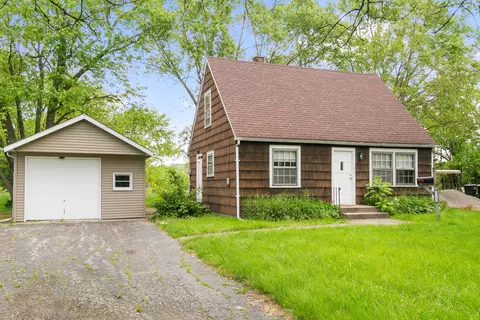 17725 Henry St, Lansing, IL 60438