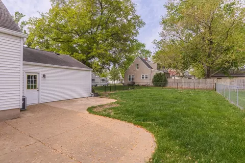 Exterior - 212 E 6th St, Gridley, IL 61744 photo 3 of 5