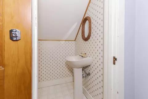 Bath - 212 E 6th St, Gridley, IL 61744 photo 3 of 4