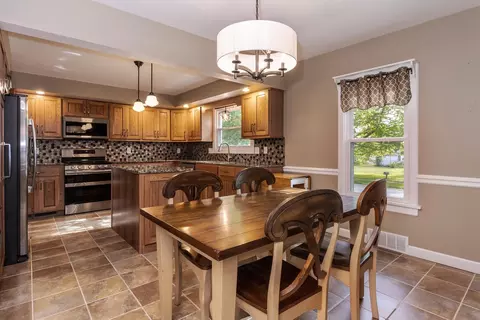 Dining - 212 E 6th St, Gridley, IL 61744 photo 2 of 2