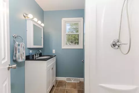 Bath - 212 E 6th St, Gridley, IL 61744 photo 2 of 4