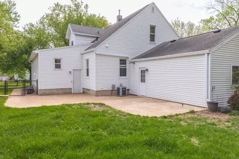 Exterior - 212 E 6th St, Gridley, IL 61744 photo 5 of 5