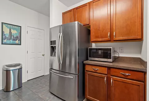 Kitchen - 17604 Gilbert Dr, Lockport, IL 60441 photo 3 of 3