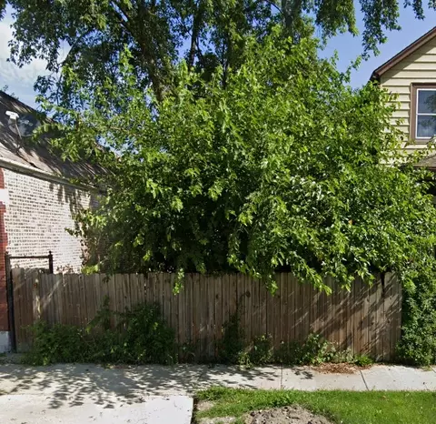 140 E 118th St, Chicago, IL 60628