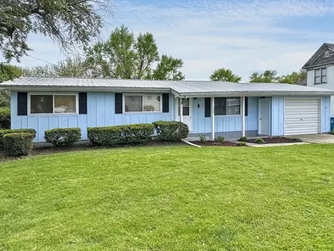 105 W Main St, Martinton, IL 60951