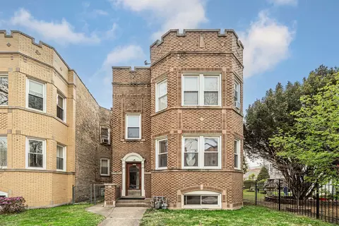 6712 N Artesian Ave, Chicago, IL 60645