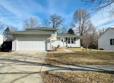 815 S Oak St, West Chicago, IL 60185