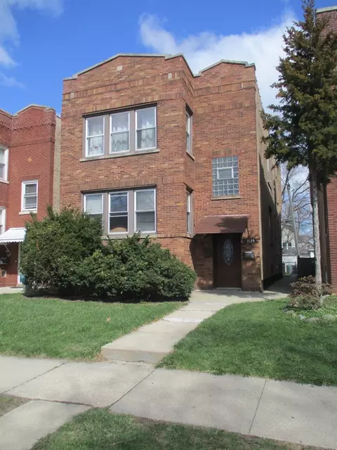 1525 Gunderson Ave, Berwyn, IL 60402