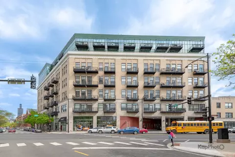 1645 W Ogden Ave #719, Chicago, IL 60612