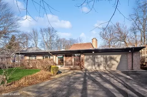687 Birch Rd, Glencoe, IL 60022 photo 1