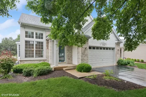 16306 Windsor Lake Ct, Crest Hill, IL 60403