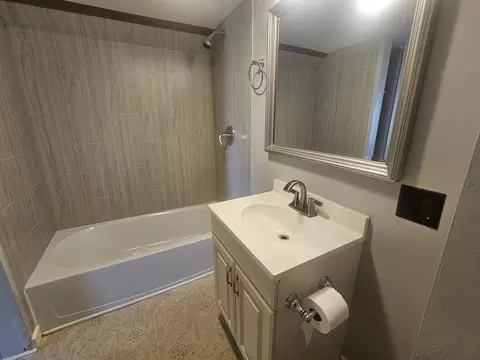 442 Hickory Pl, Elgin, IL 60120 photo 10
