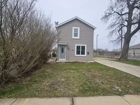 442 Hickory Pl, Elgin, IL 60120