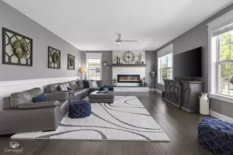 Living - 16436 S Mueller Cir, Plainfield, IL 60586 photo 2 of 3