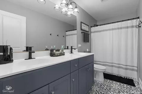 Bath - 16436 S Mueller Cir, Plainfield, IL 60586 photo 3 of 3