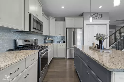 Kitchen - 16436 S Mueller Cir, Plainfield, IL 60586 photo 3 of 4