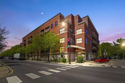 3300 W Irving Park Rd #F4, Chicago, IL 60618