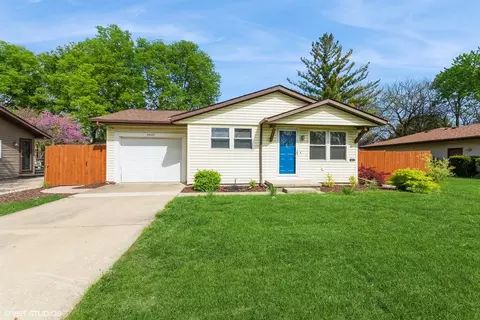 2427 Parklake Dr, Morris, IL 60450