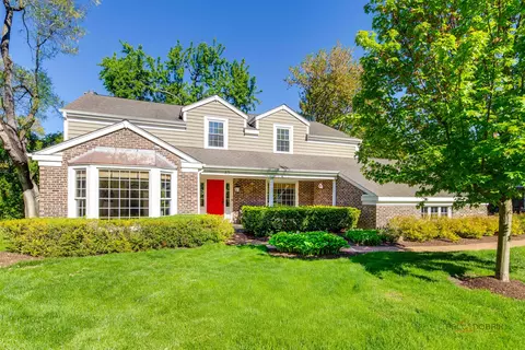 43 Canterbury Rd, Lincolnshire, IL 60069