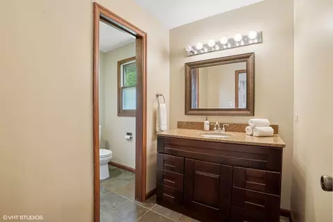 Bath - 86 Brookside Dr, Elgin, IL 60123 photo 2 of 2